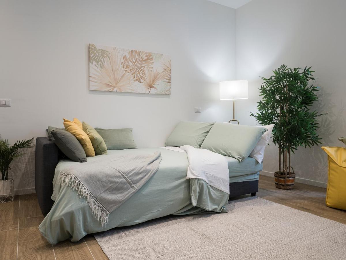 Casa Design Con A/C E Wifi_7 Minuti Ciampino Aeroporto Apartment Luaran gambar