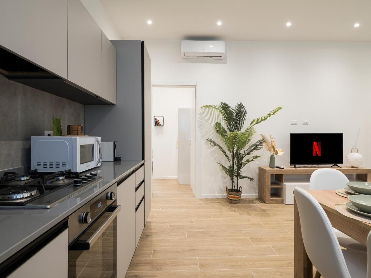 Casa Design Con A/C E Wifi_7 Minuti Ciampino Aeroporto Apartment Luaran gambar